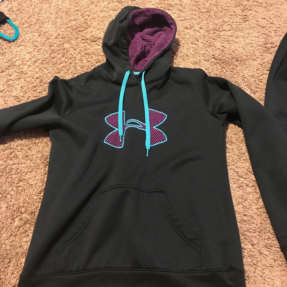 Black Under Armour Sweatshirt